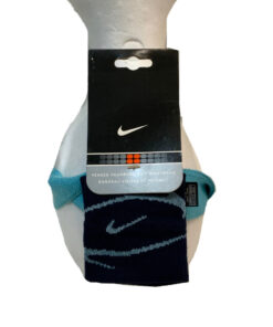Nike AC0340 Kit Cappello Visiera con Fascia Elastica e Polsino Unisex Special Price